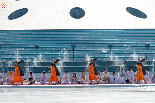 ภาพ No.279559:วันที่ 2 มกราคม พ.ศ.2569 พิธีต้อนรับพระธรรมยาตรา ครั้งที่ 1 ณ วัดพระธรรมกาย (วิหารหลวงปู่ - พระมหาธรรมกายเจดีย์)