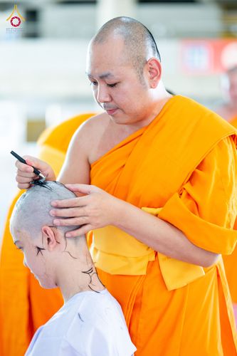 ภาพ No.338217:วันอาทิตย์ต้นเดือน 5 กรกฎาคม พ.ศ.2569 พิธีตัดปอยผมสามเณรนานาชาติ AEC & WAB รุ่นที่ 1 ณ วัดพระธรรมกาย