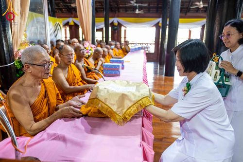 ภาพ No.300917:วันที่ 22 มกราคม พ.ศ. 2569 พิธีทอดผ้าป่าทำนุบำรุงศาสนสถาน ณ วัดบางปลา อ.บางเลน จ.นครปฐม ในโครงการธรรมยาตรา กตัญญูบูชา มหาปูชนียาจารย์ พระมงคลเทพมุนี(สด จนฺทสโร) พระผู้ปราบมาร อนุสรณ์สถาน 7 แห่ง ปีที่ 14