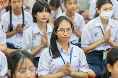 ภาพ No.289060:วันพุธที่ 17 ธันวาคม พ.ศ.2568 กิจกรรมเยาวชนไทยรวมใจทำความดี "เด็กดีมหานคร ต้นแบบด้านศีลธรรม" แข่งขันสอบตอบปัญหาศีลธรรมในพระพุทธศาสนา ครั้งที่ 7 และวันรวมพลังเด็กดี V-Star ประจำปี 2568 ณ วัดมหาธาตุยุวราชรังสฤษฎิ์ราชวรมหาวิหาร กรุงเทพมหานคร