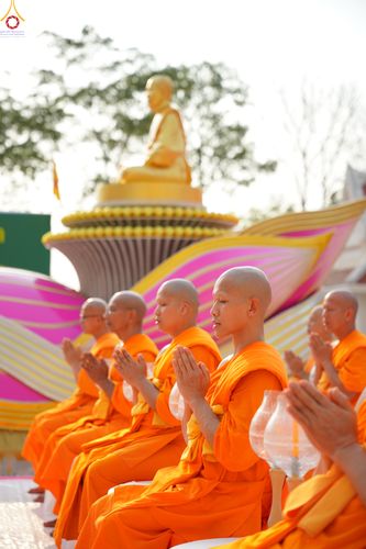 ภาพ No.296809:วันที่ 17 มกราคม พ.ศ. 2569 พิธีจุดประทีปถวายเป็นพุทธบูชา และบูชาธรรมมหาปูชนียาจารย์  ณ วัดโบสถ์บน ต.บางคูเวียง จ.นนทบุรี อนุสรณ์สถานลำดับที่ 4 สถานที่เกิดด้วยกายธรรม ในโครงการธรรมยาตรา กตัญญูบูชา มหาปูชนียาจารย์ พระมงคลเทพมุนี(สด จนฺทสโร) พระผู้ปราบมาร อ