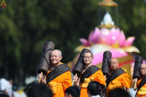 ภาพ No.304746:วันที่ 25 มกราคม พ.ศ. 2569 พิธีต้อนรับพระธรรมยาตรา (ภาพชุดที่ 2) รร.สามัคคีราษฏร์บำรุง-วัดพระธรรมกาย ในโครงการธรรมยาตรา กตัญญูบูชา มหาปูชนียาจารย์ พระมงคลเทพมุนี(สด จนฺทสโร) พระผู้ปราบมาร อนุสรณ์สถาน 7 แห่ง ปีที่ 14