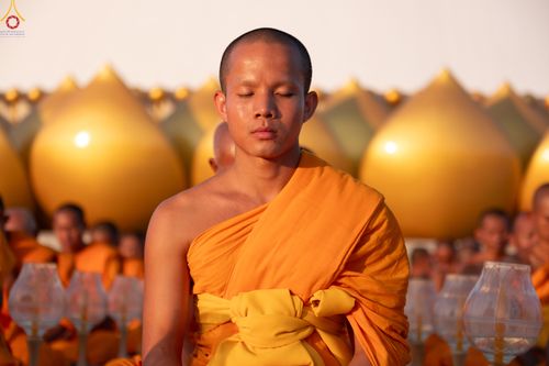 ภาพ No.301989:วันที่ 23 มกราคม พ.ศ. 2569 พิธีจุดประทีปธรรมถวายเป็นพุทธบูชา และบูชาธรรมมหาปูชนียาจารย์  ณ อนุสรณ์สถานลำดับที่ 5 สถานที่เผยแผ่วิชชาธรรมกายครั้งแรก อนุสรณ์สถานบางปลา วัดบางปลา อำเภอบางเลน จังหวัดนครปฐม ในโครงการธรรมยาตรา กตัญญูบูชา มหาปูชนียาจารย์ พระมงคล