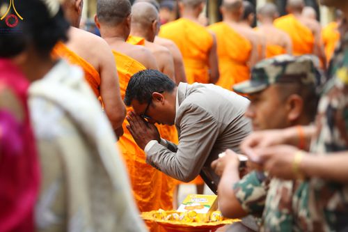 ภาพ No.317201:วันจันทร์ที่ 30 มีนาคม พ.ศ.2569 จาริกบิณฑบาตสยมภูนาทสู่พระราชวังหนุมานโดกา ประเทศเนปาล