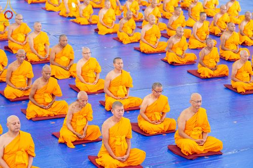 ภาพ No.315236:​วันอาทิตย์ที่ 22 มีนาคม พ.ศ.2569 สามเณรธรรมทายาทเนปาล 500 รูป ฟังธรรม สวดมนต์ ปฏิบัติธรรมร่วมกัน  ณ International Assembly and Meditation Hall Lumbini