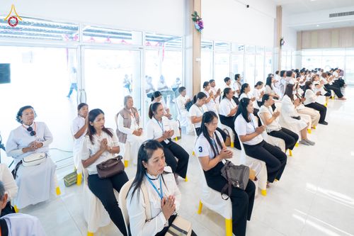 ภาพ No.337110:วันเสาร์ที่ 27 มิถุนายน พ.ศ. 2569 พิธีตักบาตรแด่คณะสงฆ์ 323 วัด 4 จังหวัดชายแดนภาคใต้ พิธีถวายสังฆทานแด่คณะสงฆ์ 323 วัด ปีที่ 22 ครั้งที่ 186 พิธีมอบกองทุนหนุนแรงใจช่วยครูใต้ ปีที่ 19 ครั้งที่ 149 และพิธีทำบุญอุทิศส่วนกุศลให้ผู้วายชนม์ ณ ศูนย์ปฏิบัติธรรม