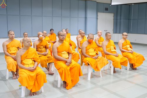 ภาพ No.319253:วันที่ 5 เมษายน พ.ศ.2569 ประชุมทีมงานลงทะเบียนพระสังฆาธิการ เพื่อพิธีถวายมหาสังฆทาน 40,000 กว่าวัดทั่วประเทศ จัดโดย กองต้อนรับพระกัลยาณมิตร วัดพระธรรมกาย