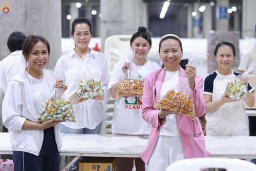 ภาพ No.323260:วันที่ 20 เมษายน พ.ศ.2569 การเตรียมงานของบุคลากรทางการแพทย์ , จุดลงทะเบียนพระสังฆาธิการ , วางกล่องไทยธรรม เพื่องานถวายมหาสังฆทาน 40,000 กว่าวัดทั่วประเทศ วันคุ้มครองโลก 22 เมษายน พ.ศ.2569 วัดพระธรรมกาย