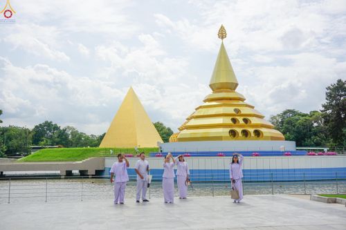 ภาพ No.345121:วันที่ 7 - 19 สิงหาคม พ.ศ.2569 ต้อนรับชาวต่างชาติเยี่ยมชมวัดพระธรรมกาย