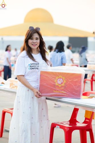 ภาพ No.322634:วันที่ 17 เมษายน พ.ศ.2569 การเรียงกล่องไทยธรรม เรียงน้ำดื่ม เรียงร่ม ณ ลานธรรมพระมหาธรรมกายเจดีย์ เพื่องานถวายมหาสังฆทาน 40,000 กว่าวัดทั่วประเทศ วันคุ้มครองโลก 22 เมษายน พ.ศ.2569 วัดพระธรรมกาย