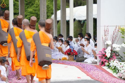 ภาพ No.69054:พิธีต้อนรับพระธรรมยาตรา ในโครงการธรรมยาตรากตัญญูบูชา มหาปูชนียาจารย์ พระมงคลเทพมุนี(สด จนฺทสโร) พระผู้ปราบมาร อนุสรณ์สถาน 7 แห่ง ปีที่ 11 วันที่ 3 มกราคม พ.ศ. 2566 ณ อนุสรณ์สถานมหาวิหารพระมงคลเทพมุนี จ.สุพรรณบุรี