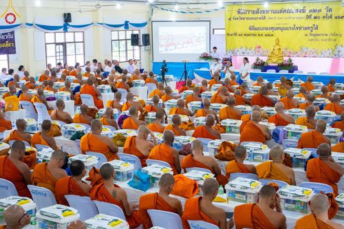 ภาพ No.137715:พิธีตักบาตร พิธีถวายสังฆทานแด่คณะสงฆ์ 323 วัด พิธีทำบุญอุทิศส่วนกุศลแด่ผู้วายชนม์ ในเหตุการณ์ความไม่สงบ 4 จังหวัดชายแดนภาคใต้ ปีที่ 20 ครั้งที่ 169 และพิธีมอบกองทุนหนุนแรงใจช่วยครูใต้ ปีที่ 17 ครั้งที่ 134 วันที่ 25 พฤษภาคม พ.ศ.2567 อ.ตากใบ จ.นราธิวาส