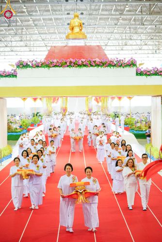 ภาพ No.92321:พิธีทอดกฐินธรรมชัยเพื่อสร้างอาคาร 115 ปี คุณยายอาจารย์มหารัตนอุบาสิกาจันทร์ ขนนกยูง อาทิตย์ต้นเดือนที่ 5 พฤศจิกายน พ.ศ. 2566 ณ วัดพระธรรมกาย จ.ปทุมธานี