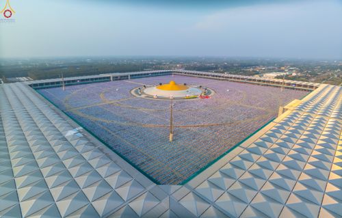 ภาพ No.324018:วันที่ 22 เมษายน พ.ศ.2569 (วันคุ้มครองโลก) พิธีถวายมหาสังฆทาน 40,000 กว่าวัดทั่วประเทศ ณ ลานธรรม พระมหาธรรมกายเจดีย์ วัดพระธรรมกาย