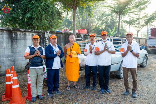 ภาพ No.294817:วันที่ 15 มกราคม พ.ศ. 2569 พิธีถวายภัตตาหารเป็นสังฆทาน แด่พระธรรมยาตรา ณ วัดโบสถ์บน ต.บางคูเวียง จ.นนทบุรี อนุสรณ์สถานลำดับที่ 4 สถานที่เกิดด้วยกายธรรม ในโครงการธรรมยาตรา กตัญญูบูชา มหาปูชนียาจารย์ พระมงคลเทพมุนี(สด จนฺทสโร) พระผู้ปราบมาร อนุสรณ์สถาน 7 แ