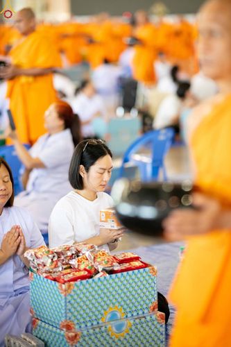 ภาพ No.345396:วันพฤหัสบดีที่ 27 สิงหาคม พ.ศ.2569 พิธีตักบาตรในวันธรรมชัย ณ สภาธรรมกายสากล วัดพระธรรมกาย ปทุมธานี