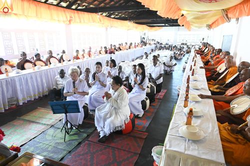 ภาพ No.278742:วันที่ 30 ตุลาคม 2568  กฐินสมทบวัดต่างประเทศ โดยคณะศิษยานุศิษย์  บูชาธรรม 81 ปี หลวงพ่อธัมมชโย  ณ วัดศรีโพธินันทะ ประเทศศรีลังกา