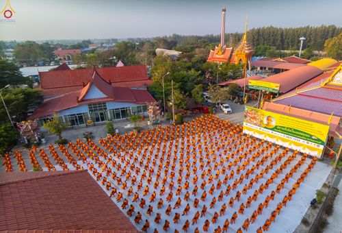 ภาพ No.294449:วันที่ 14 มกราคม พ.ศ. 2569 พิธีตักบาตรพระธรรมยาตรา ณ วัดสองพี่น้อง ต.ต้นตาล อ.สองพี่น้อง จ.สุพรรณบุรี ในโครงการธรรมยาตรา กตัญญูบูชา มหาปูชนียาจารย์ พระมงคลเทพมุนี(สด จนฺทสโร) พระผู้ปราบมาร อนุสรณ์สถาน 7 แห่ง ปีที่ 14