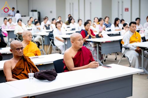 ภาพ No.313079:วันที่ 4 มีนาคม พ.ศ. 2559 หลวงพ่อทัตตชีโว รองเจ้าอาวาสวัดพระธรรมกาย ได้เมตตาถวายการต้อนรับปฏิสันถารพระอาคันตุกะจาก 19 ประเทศ ที่เดินทางมาร่วมงานวันมาฆบูชา ณ วัดพระธรรมกาย