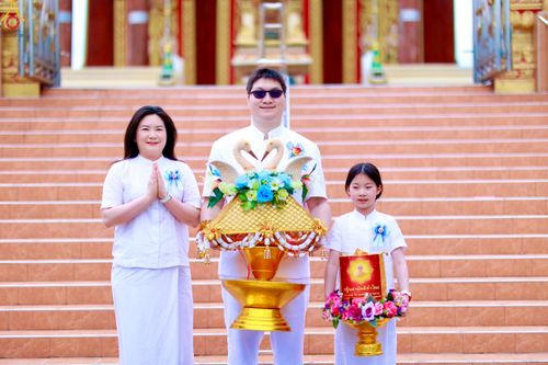 ภาพ No.278615:วันอาทิตย์ที่ 19 ตุลาคม 2568 พิธีทอดกฐินสามัคคีทั่วไทย โดยคณะศิษยานุศิษย์ บูชาธรรม 81 ปี หลวงพ่อธัมมชโย ณ วัดปทุมทองรัตนาราม อ.บ้านแพ้ว จ.สมุทรสาคร