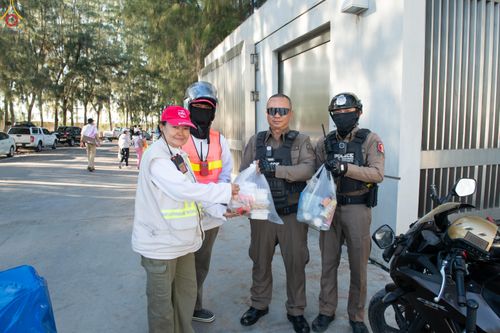 ภาพ No.301486:ภาพเบื้องหลังอาสาสมัครรวมใจ ชุดที่ 4 ในโครงการธรรมยาตรา กตัญญูบูชา มหาปูชนียาจารย์ พระมงคลเทพมุนี(สด จนฺทสโร) พระผู้ปราบมาร อนุสรณ์สถาน 7 แห่ง ปีที่ 14