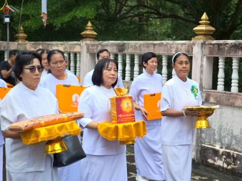 ภาพ No.282927:วันที่ 1 พฤษจิกายน พ.ศ.2568 พิธีทอดกฐินสามัคคีทั่วไทย 30,000 วัด  โดยคณะศิษยานุศิษย์ บูชาธรรม 81 ปี  หลวงพ่อธัมมชโย ณ วัดโปร่งเกตุ อ.บ่อทอง จ.ชลบุรี