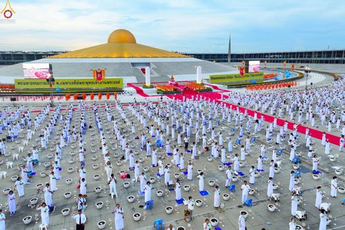 ภาพ No.252865:วันที่ 10 ตุลาคม พ.ศ. 2568 พิธีปลูกต้นทรัพย์บานชื่น ณ ลานธรรม วัดพระธรรมกาย