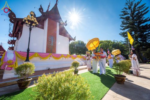 ภาพ No.171897:พิธีทอดกฐินสร้างพระเจดีย์ ประดิษสถานพระบรมสารีริกธาตุ ณ วัดกิ่วลม อ.ฮอด จ.เชียงใหม่ ในโครงการกฐินสามัคคีทั่วไทย 30,000 วัด บูชาธรรม 80 ปี หลวงพ่อธัมมชโย โดยคณะศิษยานุศิษย์วัดพระธรรมกาย วันที่ 26 ตุลาคม พ.ศ. 2567