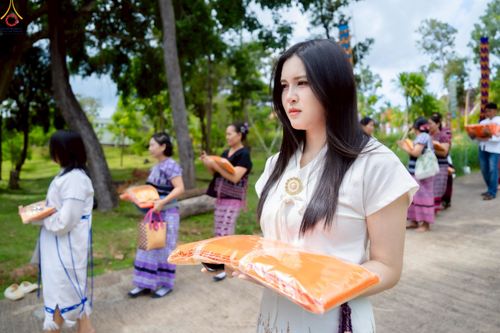 ภาพ No.258266:วันที่ 13 ตุลาคม พ.ศ. 2568 พิธีทอดกฐินสามัคคีทั่วไทย 30,000 วัด โดยคณะศิษยานุศิษย์ บูชาธรรม 81 ปี หลวงพ่อธัมมชโย ณ วัดทุ่งเจริญธรรม อ.อมก๋อย จ.เชียงใหม่