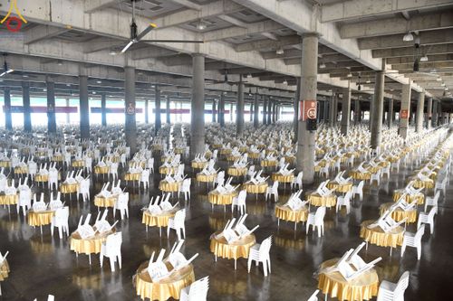 ภาพ No.218419:วันที่ 15 - 18 เมษายน พ.ศ. 2568 การเตรียมภาชนะสำหรับถวายภัตตาหาร , การจัดโต๊ะเก้าอี้ในลานธรรม , การแพ็คพัสดุงานต้อนรับ เพื่องานวันคุ้มครองโลก 22 เมษายน พ.ศ.2568 วัดพระธรรมกาย