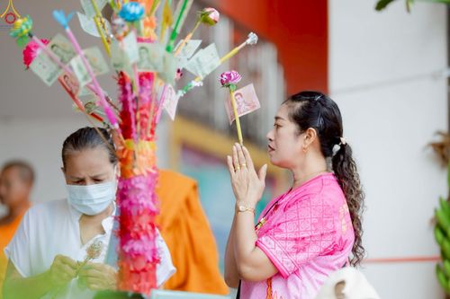 ภาพ No.253879:วันที่ 12 ตุลาคม พ.ศ. 2568 พิธีทอดกฐินสามัคคีทั่วไทย 30,000 วัด โดยคณะศิษยานุศิษย์ บูชาธรรม 81 ปี หลวงพ่อธัมมชโย ณ วัดทำเลทอง อ.ลำลูกกา จ.ปทุมธานี