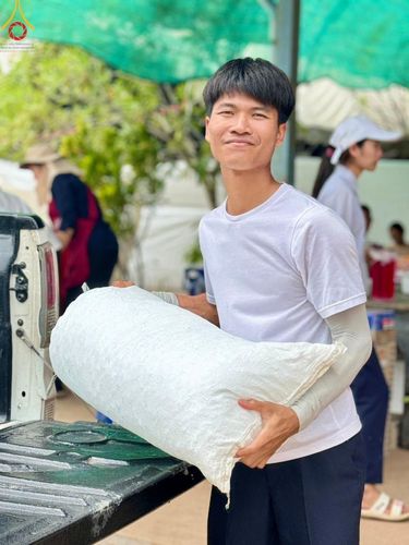 ภาพ No.128599:V.33 รวมพลังเพื่อบางกล่ำ การเตรียมงานของเจ้าหน้าที่หน่วยงานต่างๆ เพื่องานธรรมยาตราอัญเชิญพระบรมสารีริกธาตุ ประดิษฐาน ณ มหารัตนเจดีย์สิริปทุมสวรรค์ (เจดีย์อริยพุทธะ 5 พระองค์) ศูนย์ปฏิบัติธรรมภาคใต้ อ.บางกล่ำ จ.สงขลา ระหว่างวันที่ 9-10 มีนาคม พ.ศ. 2567