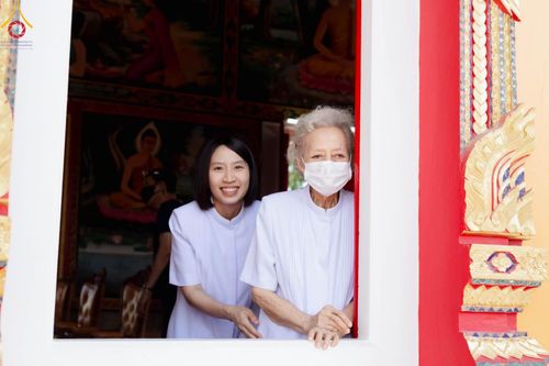 ภาพ No.92906:พิธีทอดกฐินสามัคคีทั่วไทย 5,000 วัด โดยคณะศิษยานุศิษย์วัดพระธรรมกาย  น้อมบูชาธรรม 79 ปี หลวงพ่อธัมมชโย  ณ วัดเตาปูน จ.ชลบุรี วันที่ 8 พฤศจิกายน พ.ศ. 2566