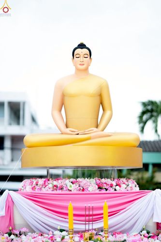 ภาพ No.241848:วันอาทิตย์ที่ 31 สิงหาคม พ.ศ. 2568 พิธีทำบุญแด่คณะสงฆ์ 122 รูป ฉลอง 121 ปี อำเภอคลองหลวง จ.ปทุมธานี เพื่อนำส่งช่วยเหลือคณะสงฆ์ 323 วัด 4 จังหวัดชายแดนภาคใต้ และช่วยเหลือประชาชนจากเหตุปะทะ แนวชายแดนไทย-กัมพูชา ณ บริเวณหน้าที่ว่าการอำเภอคลองหลวง 