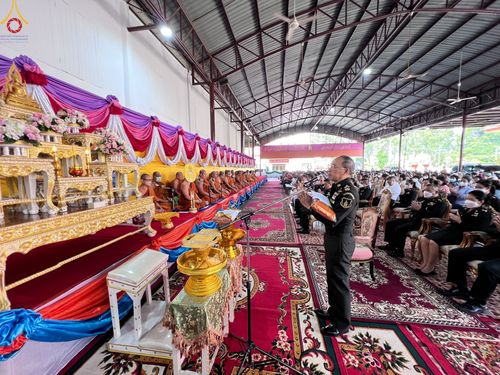 ภาพ No.92815:พิธีประเพณีตักบาตรเทโวโรหณะ พิธีทอดกฐิน และพิธีกรานกฐิน ณ วัดบางบัว แขวงอนุสาวรีย์ เขตบางเขน กรุงเทพมหานคร วันที่ 5 พฤศจิกายน พ.ศ. 2566