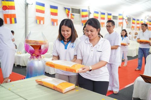 ภาพ No.137891:กิจกรรมวันวิสาขบูชา  ศูนย์ปฏิบัติธรรมกัวลาลัมเปอร์ ประเทศมาเลเซีย ระหว่างวันที่ 19-22 พฤษภาคม พ.ศ. 2567