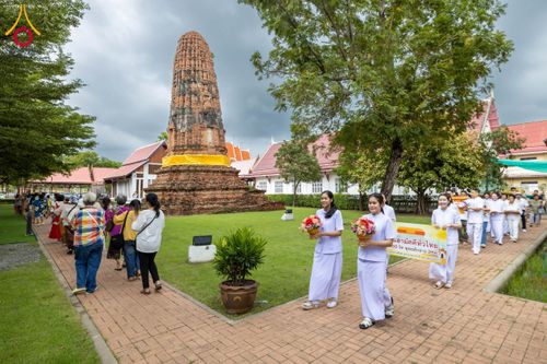 ภาพ No.183282:พิธีทอดกฐิน ณ วัดปรางค์หลวง จ.นนทบุรี ในโครงการทอดกฐินสามัคคีทั่วไทย 30,000 วัด บูชาธรรม 80 ปี หลวงพ่อธัมมชโย โดยคณะศิษยานุศิษย์วัดพระธรรมกาย วันที่ 20 ตุลาคม พ.ศ. 2567