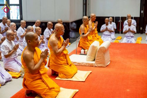 ภาพ No.277690:วันเสาร์ที่ 6 ธันวาคม พ.ศ. 2568 พิธีบรรพชาอุปสมบทและพิธีถวายบาตร โครงการอุปสมบทบูชาธรรมมหาปูชนียาจารย์ ประจำปี พ.ศ.2568 โครงการบวชพระนานาชาติ AEC และ WAB รุ่น CEO (นักบริหาร) รุ่นที่ 5 ณ มหาธรรมกายเจดีย์ วัดพระธรรมกาย