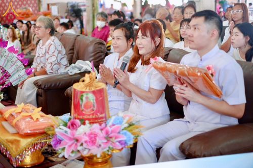 ภาพ No.178884:พิธีทอดกฐิน ณ วัดสร่างโศก อ.บางบ่อ จ.สมุทรปราการ ในโครงการกฐินสามัคคีทั่วไทย 30,000 วัด บูชาธรรม 80 ปี หลวงพ่อธัมมชโย โดยคณะศิษยานุศิษย์วัดพระธรรมกาย วันที่ 10 พฤศจิกายน พ.ศ. 2567