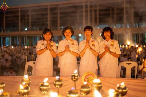 ภาพ No.124977:พิธีเวียนประทักษิณและจุดมาฆประทีป (ชุดที่ 2) ในวันมาฆบูชา เสาร์ที่ 24 กุมภาพันธ์ พ.ศ. 2567 ณ พระมหาธรรมกายเจดีย์ วัดพระธรรมกาย