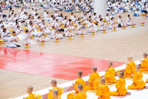 ภาพ No.225316:วันอาทิตย์ที่ 18 พฤษภาคม พ.ศ. 2568 พิธีร่วมบุญการศึกษา พระภิกษุ สามเณร ณ ห้องแก้วสารพัดนึก 2 วัดพระธรรมกาย