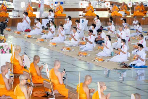 ภาพ No.102191:พิธีบุพเปตพลี ครั้งที่ 144 อุทิศบุญแด่หมู่ญาติที่ล่วงลับไปแล้ว และสืบทอดอายุพระพุทธศาสนา วันอังคารที่ 12 ธันวาคม พ.ศ. 2566 (วันพระแรม 15 ค่ำ เดือน 12) ณ หอฉันคุณยายอาจารย์ฯ วัดพระธรรมกาย