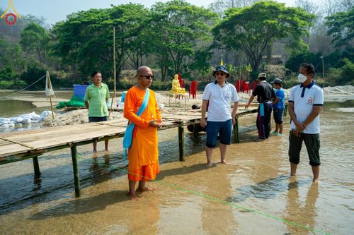 ภาพ No.140297:Photo Story มหัศจรรย์วัดดงดินแดง  EP.8  ภาพการเตรียมงาน การปฎิบัติงาน ของเหล่าผู้ทุ่มเทและเสียสละ เพื่อความสำเร็จของความมหัศจรรย์ ณ วัดดงดินแดง ต.ม่อนจอง อ.อมก๋อย จ.เชียงใหม่ วันที่ 1-7 เมษายน พ.ศ. 2567