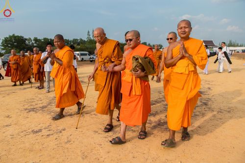 ภาพ No.129307:พิธีประดิษฐานพระบรมสารีริกธาตุ ณ มหารัตนะเจดีย์สิริปทุมสวรรค์ ศูนย์ปฏิบัติธรรมภาคใต้ อ.บางกล่ำ จ.สงขลา วันที่ 10 มีนาคม พ.ศ.2567