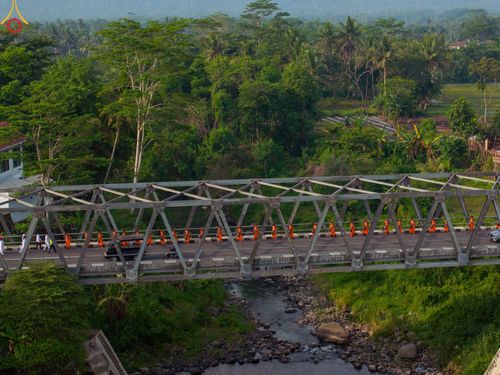 ภาพ No.105144:สามเณรธรรมทายาทชาวอินโดนีเซียกว่า 1,000 รูป เดินธรรมยาตรา บูชาพระสัมมาสัมพุทธเจ้า ณ มหาเจดีย์บุโรพุทโธ ประเทศอินโดนีเซีย ในวันที่ 27 ธันวาคม พ.ศ. 2566
