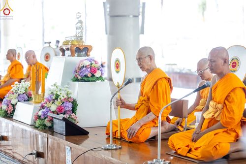 ภาพ No.104481:พิธีบุพเปตพลี ครั้งที่ 145 อุทิศบุญแด่หมู่ญาติที่ล่วงลับไปแล้ว และสืบทอดอายุพระพุทธศาสนา วันพุธที่ 27 ธันวาคม พ.ศ. 2566 (วันพระขึ้น 15 ค่ำ เดือน 12 ) ณ หอฉันคุณยายอาจารย์ฯ วัดพระธรรมกาย