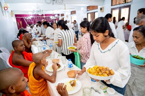 ภาพ No.266609:วันที่ 25 ตุลาคม พ.ศ. 2568 พิธีทอดกฐินสมทบ วัดกัลยาณมิตรต่างประเทศ  บูชาธรรม 81 ปี หลวงพ่อธัมมชโย ณ วัดธรรมวัฒนา รามายา  เมืองมาตะเล ประเทศศรีลังกา 