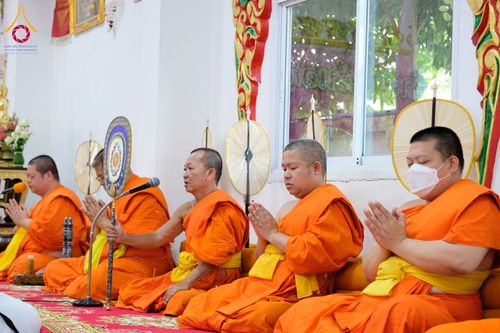 ภาพ No.182556:พิธีทอดกฐิน ณ วัดจันทร์นอก กรุงเทพมหานคร  ในโครงการทอดกฐินสามัคคีทั่วไทย 30,000 วัด บูชาธรรม 80 ปี หลวงพ่อธัมมชโย โดยคณะศิษยานุศิษย์วัดพระธรรมกาย วันที่ 10 พฤศจิกายน พ.ศ. 2567