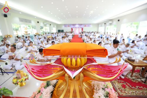 ภาพ No.178931:พิธีทอดกฐิน ณ ศูนย์ธุดงคสถานบ้านหมี่ อ.บ้านหมี่ จ.ลพบุรี ในโครงการกฐินสามัคคีทั่วไทย 30,000 วัด บูชาธรรม 80 ปี หลวงพ่อธัมมชโย โดยคณะศิษยานุศิษย์วัดพระธรรมกาย วันที่ 10 พฤศจิกายน พ.ศ. 2567