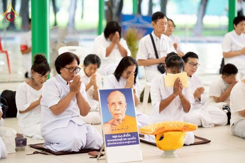 ภาพ No.244650:วันเสาร์ที่ 6 กันยายน พ.ศ. 2568 พิธีขอขมา-รับผ้าไตรของนาคธรรมทายาท โครงการอุปสมบทหมู่บูชาธรรมครบรอบ 108 ปี  วันครูผู้ค้นพบวิชชาธรรมกาย ณ โบสถ์พระไตรปิฎก วัดพระธรรมกาย